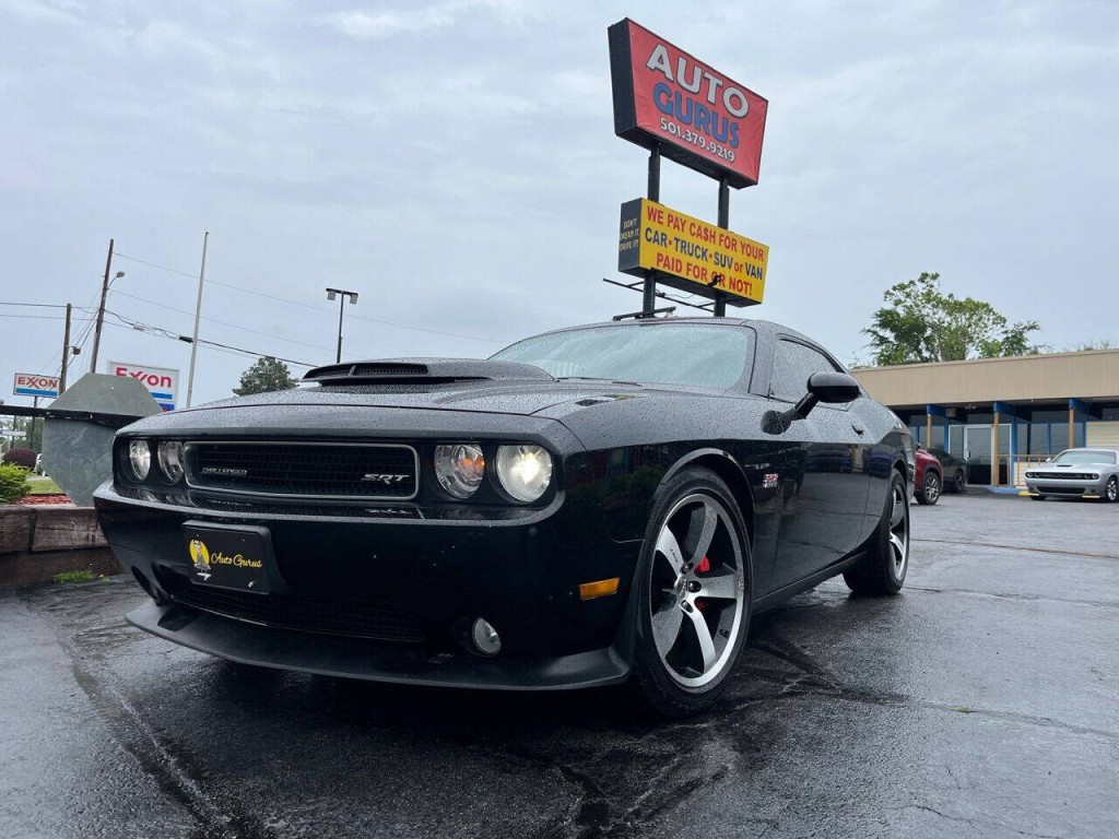 2011 Dodge Challenger Image 2
