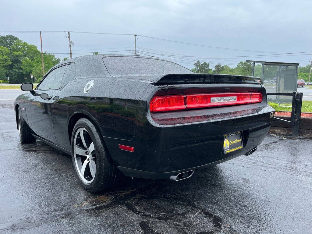 2011 Dodge Challenger Image 7