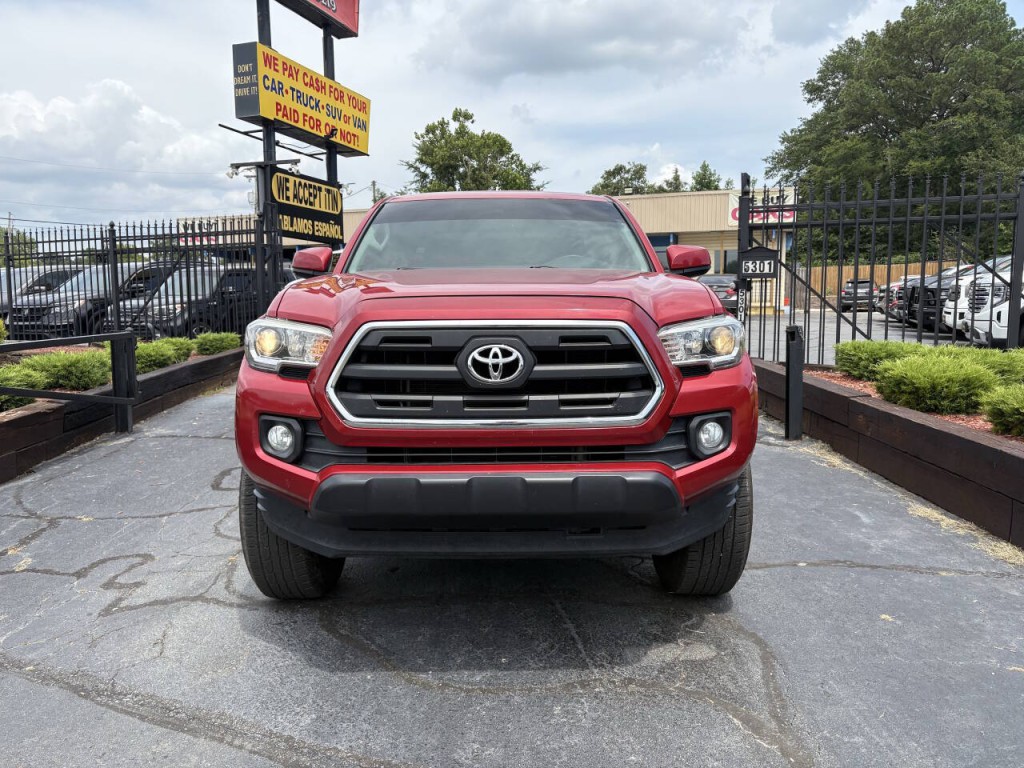 2017 Toyota Tacoma Image 3