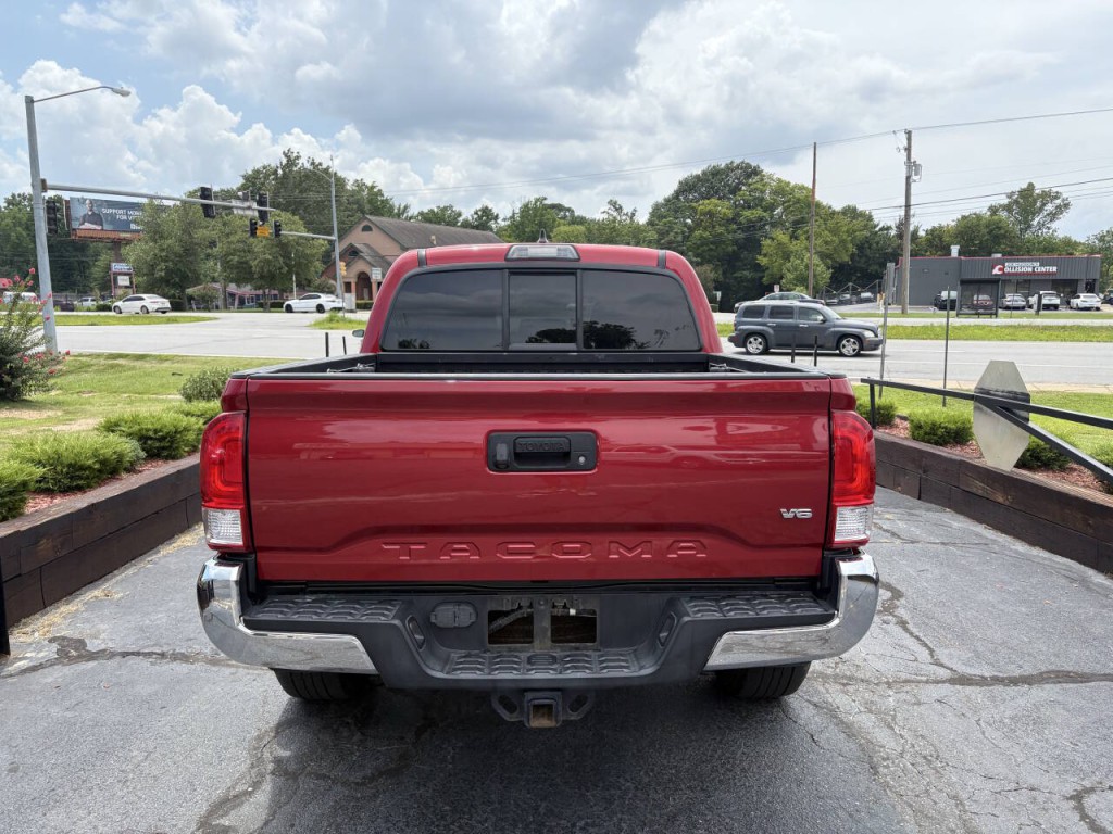 2017 Toyota Tacoma Image 6