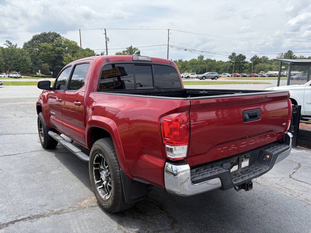 2017 Toyota Tacoma Image 7