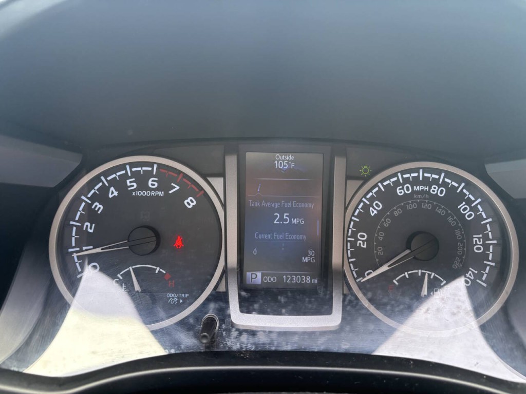 2017 Toyota Tacoma Image 9
