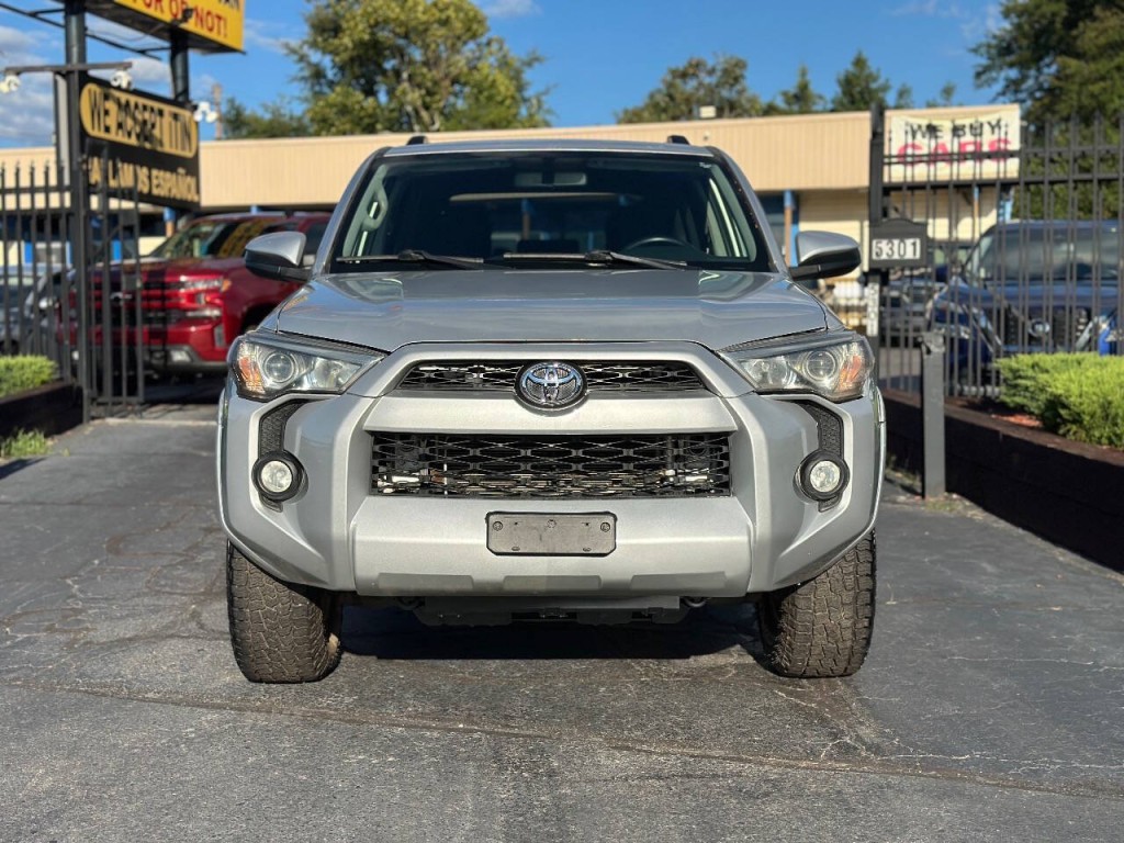 2019 Toyota 4Runner Image 3