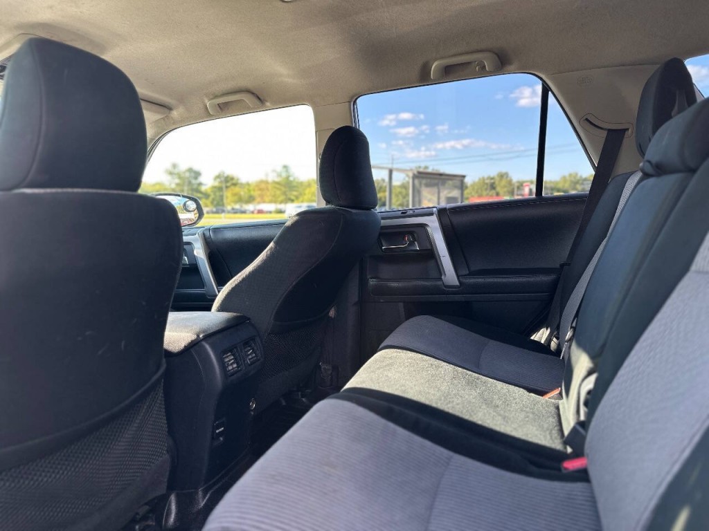 2019 Toyota 4Runner Image 12