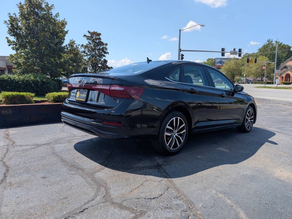 2025 Volkswagen Jetta Image 6