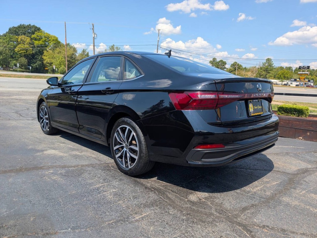 2025 Volkswagen Jetta Image 8