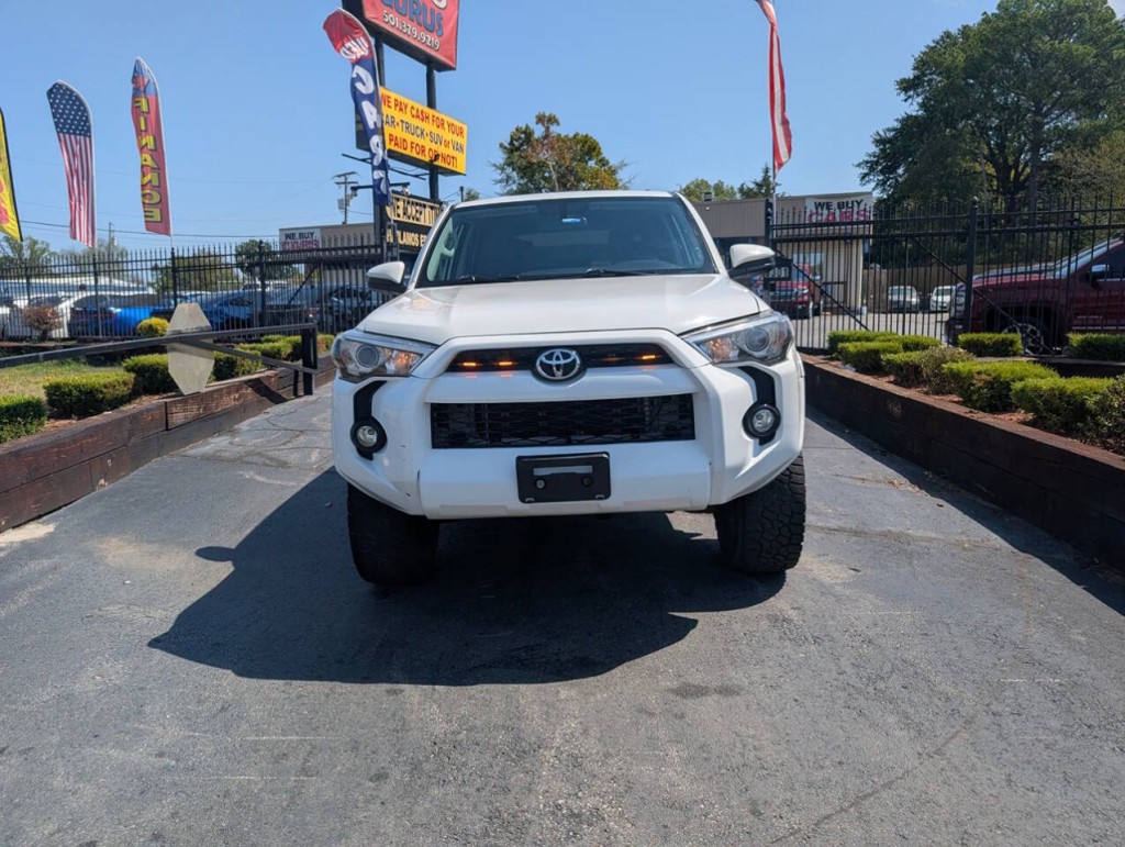 2019 Toyota 4Runner Image 3