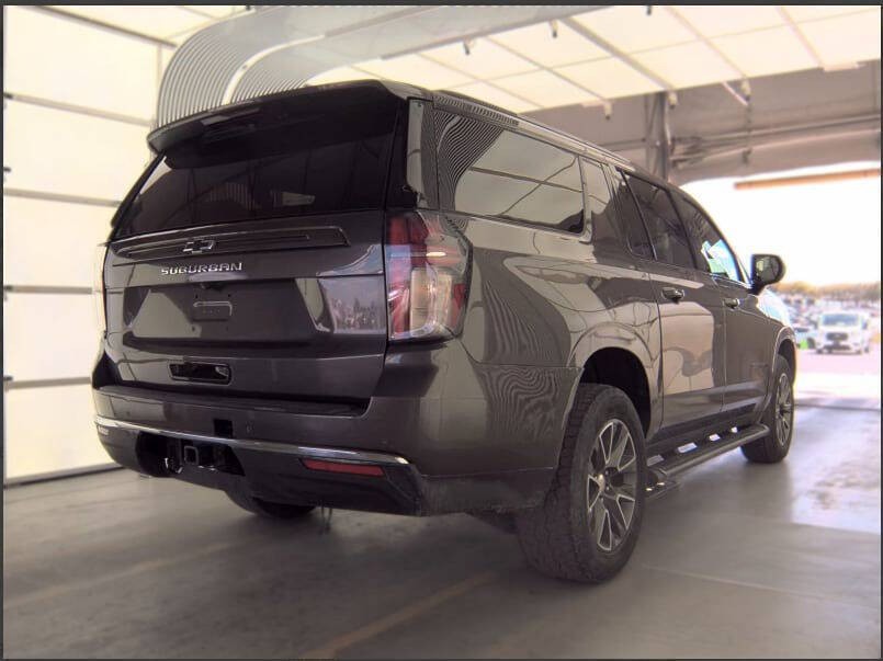 2021 Chevrolet Suburban Image 4