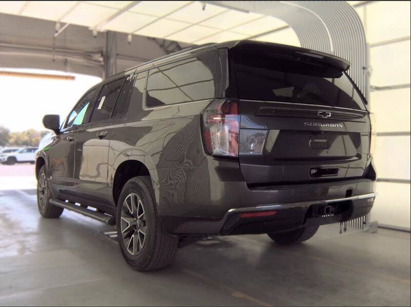 2021 Chevrolet Suburban Image 5