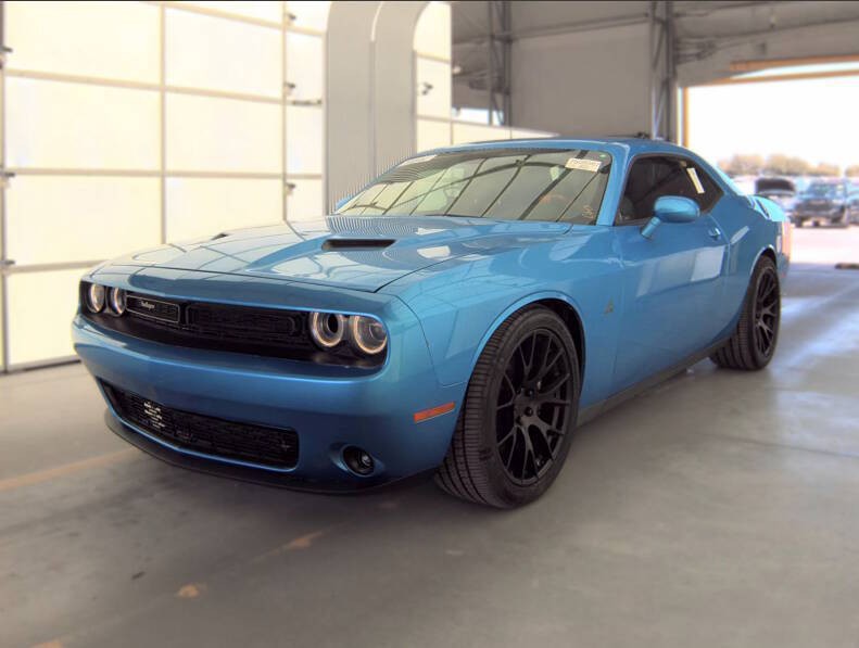 2016 Dodge Challenger Image 2