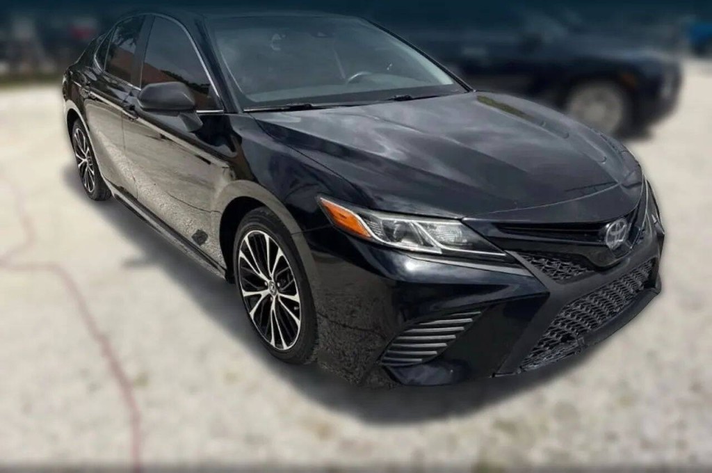 2018 Toyota Camry Image 3