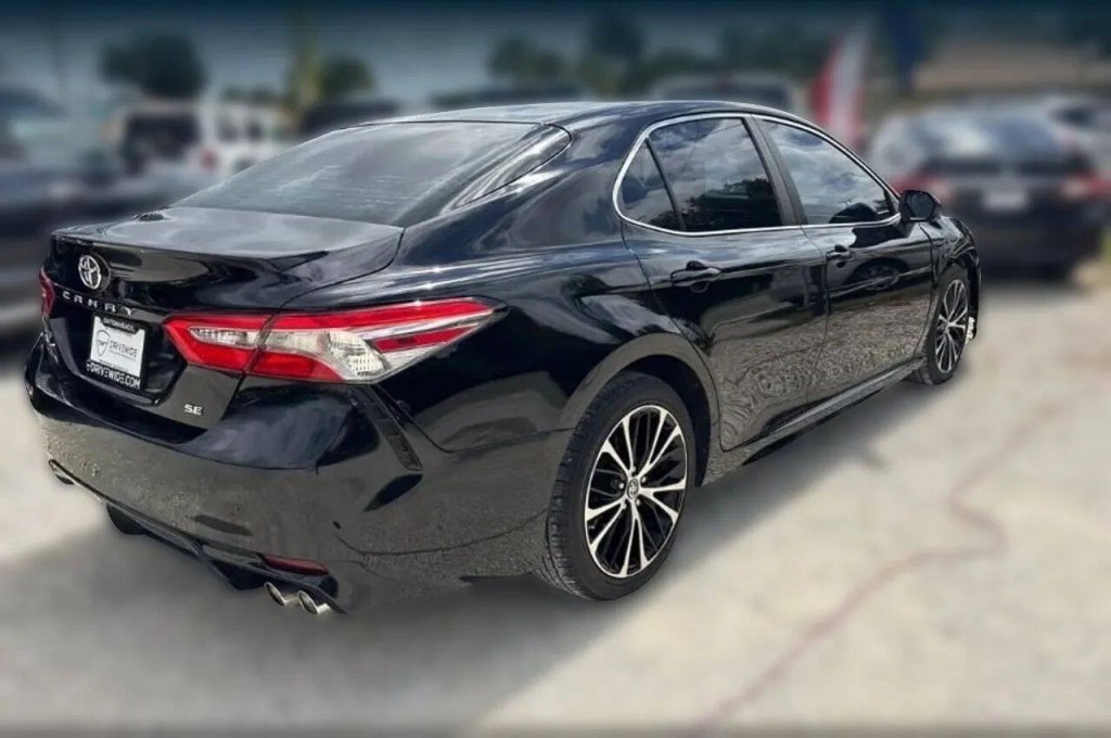 2018 Toyota Camry Image 4