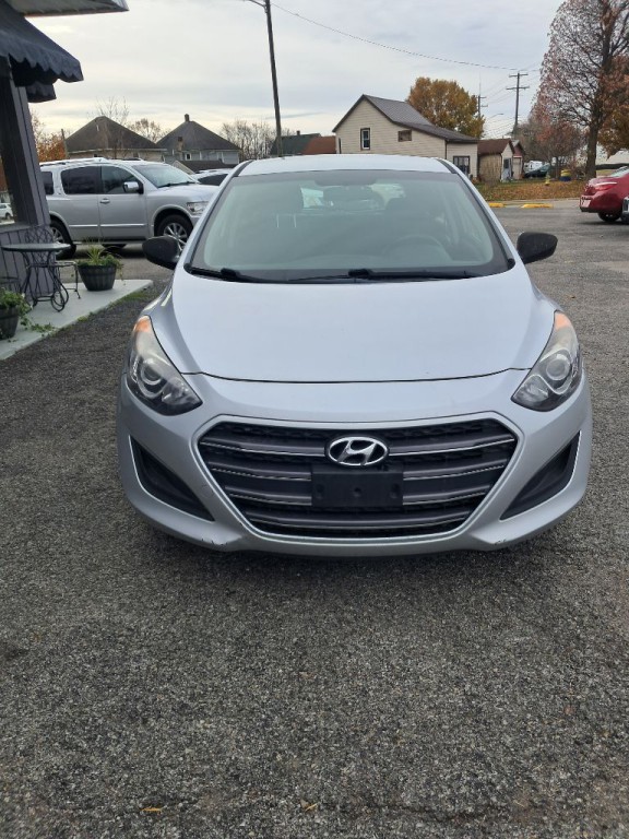 2017 Hyundai Elantra Image 1