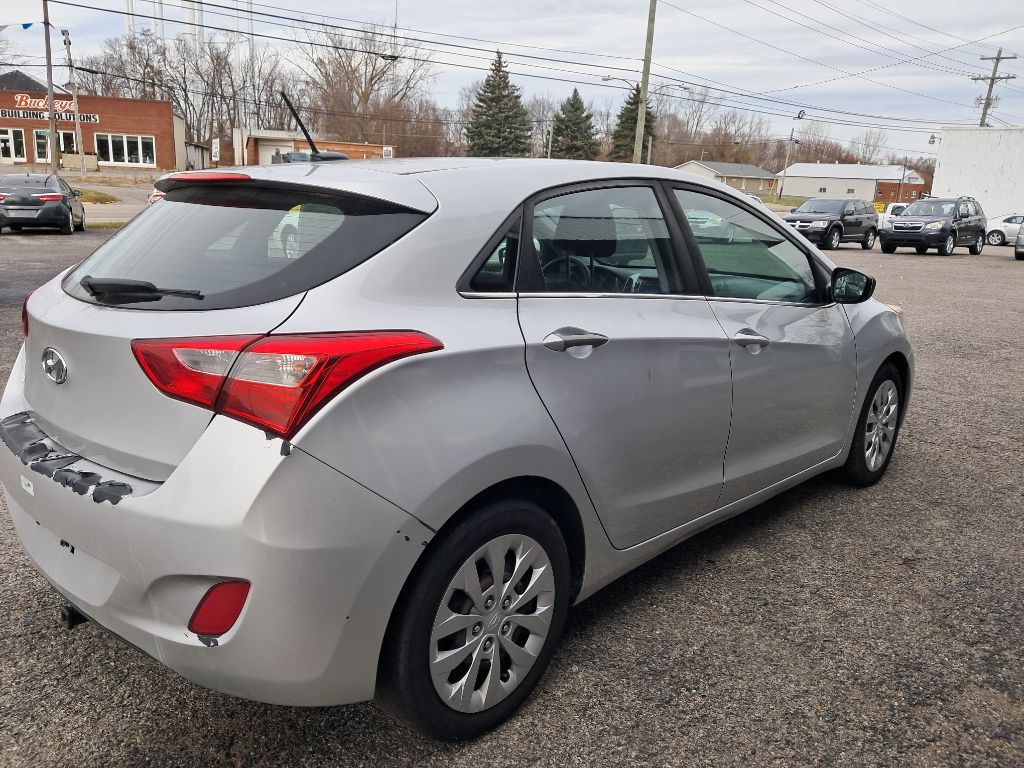 2017 Hyundai Elantra Image 6