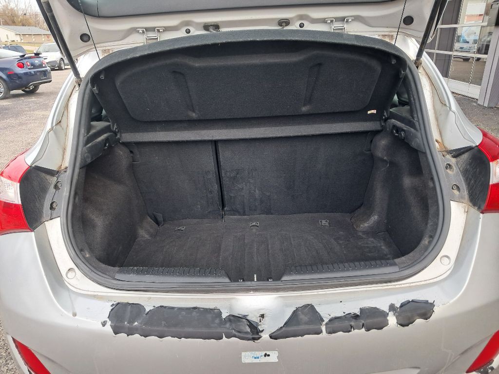 2017 Hyundai Elantra Image 9