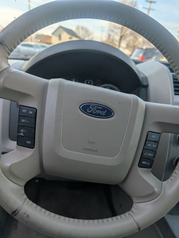 2011 Ford Escape Image 1