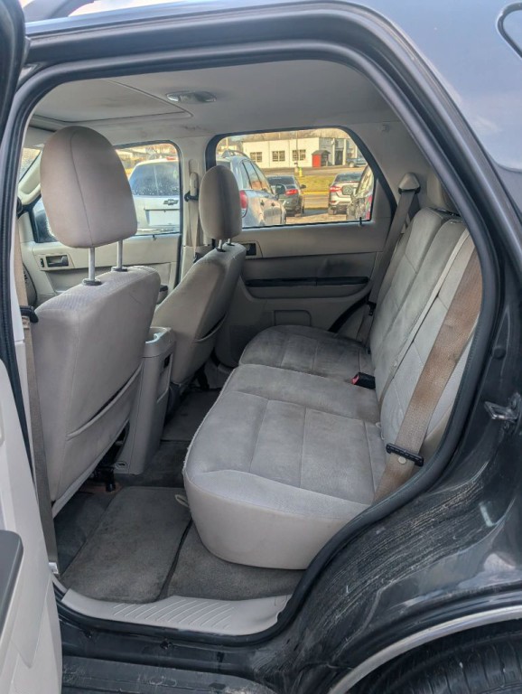 2011 Ford Escape Image 2