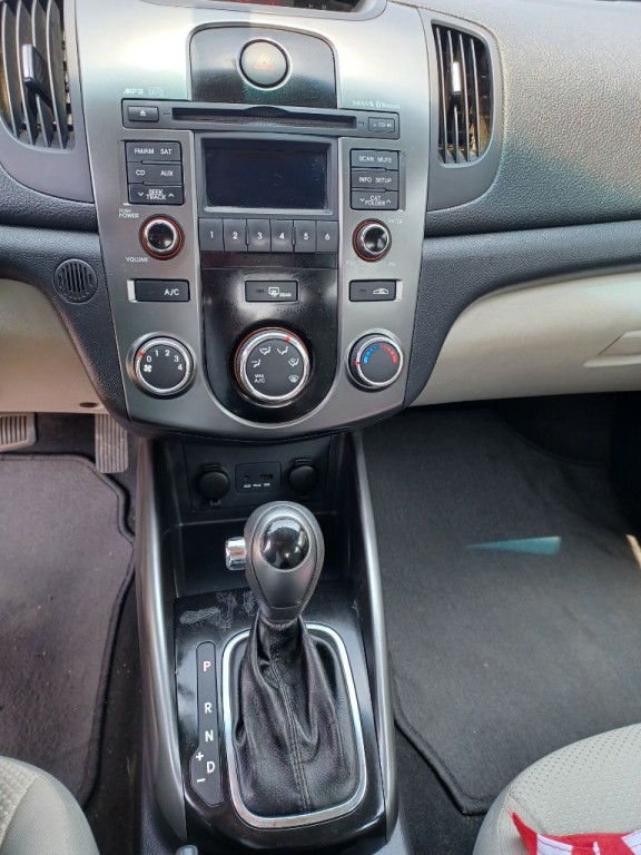 2013 Kia Forte Image 2