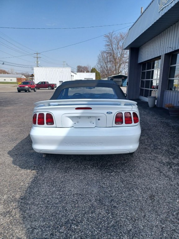 1996 Ford Mustang Image 8