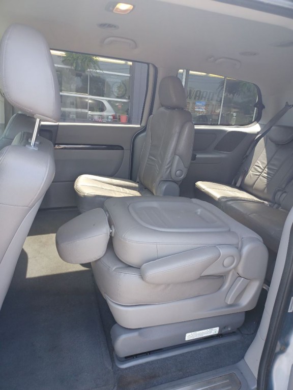 2014 Kia Sedona Image 7
