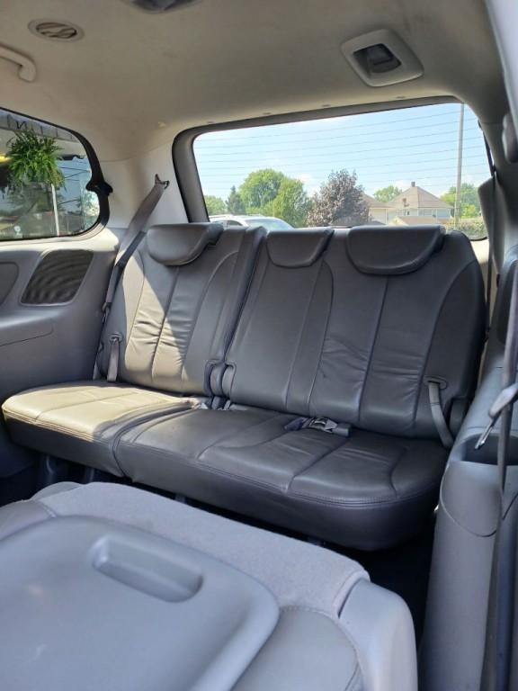 2014 Kia Sedona Image 9