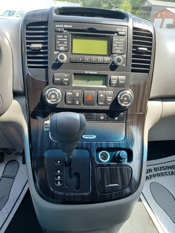 2014 Kia Sedona Image 3