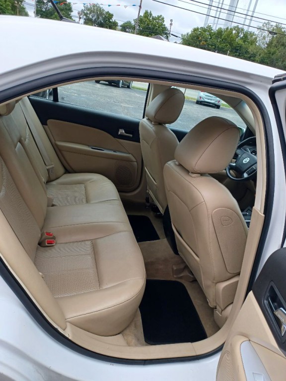 2010 Mercury Milan Image 11
