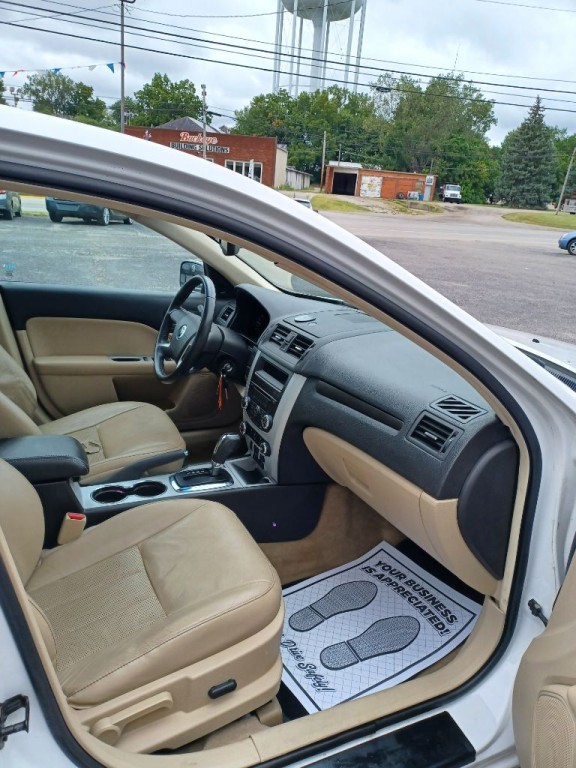 2010 Mercury Milan Image 12
