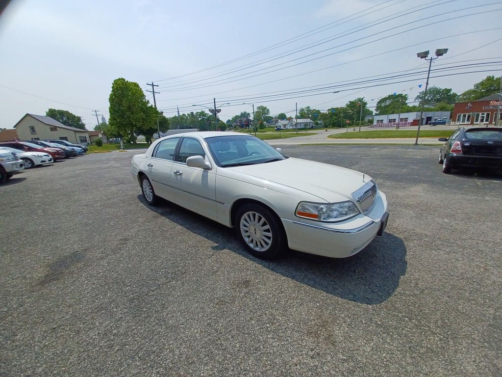 2003 Lincoln Town Car Image 11