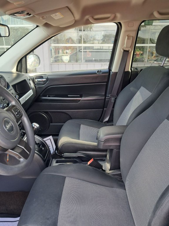 2014 Jeep Compass Image 2