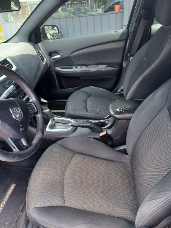 2013 Dodge Avenger Image 2