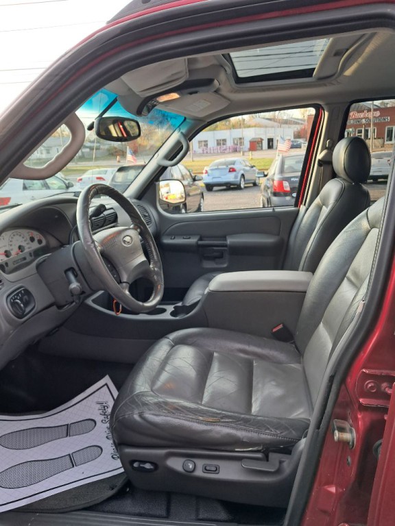 2004 Ford Explorer Image 4