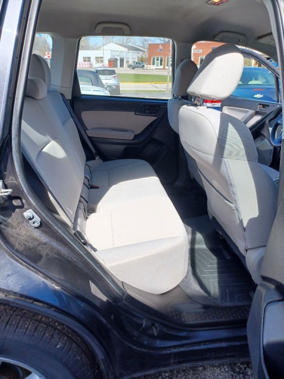 2015 Subaru Forester Image 11