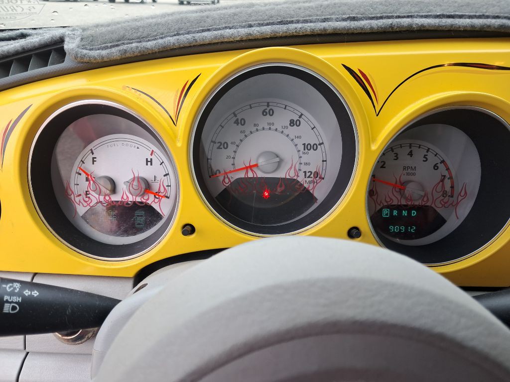 2006 Chrysler PT Cruiser Image 2