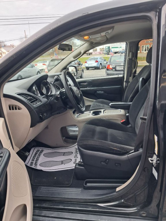 2016 Dodge Grand Caravan Image 3