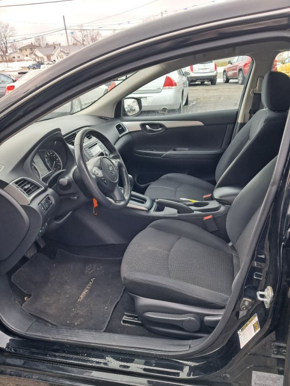 2018 Nissan Sentra Image 1