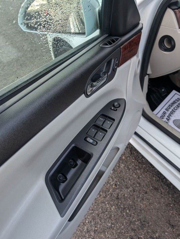 2011 Chevrolet Impala Image 5