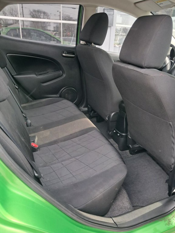 2012 Mazda Mazda2 Image 10