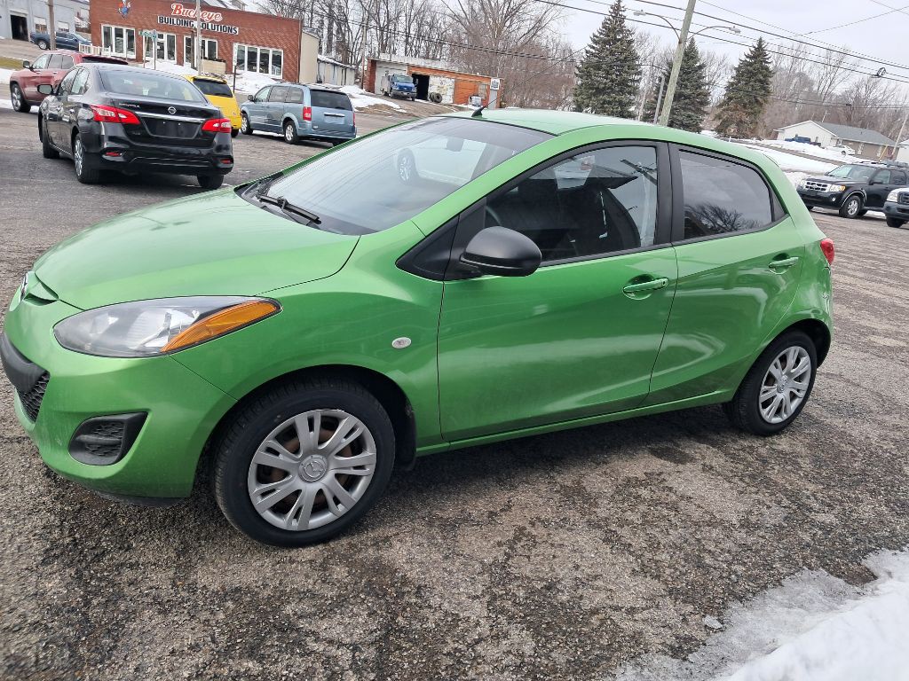 2012 Mazda Mazda2 Image 5