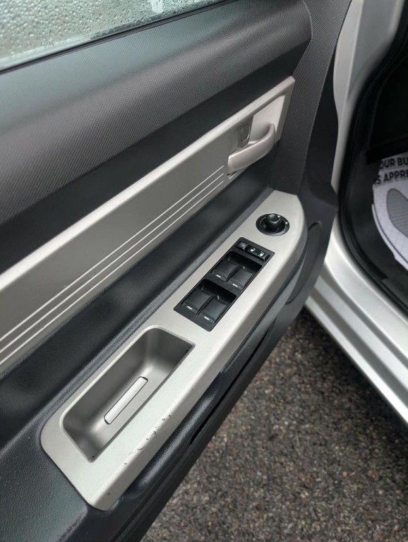 2010 Chrysler Sebring Image 4