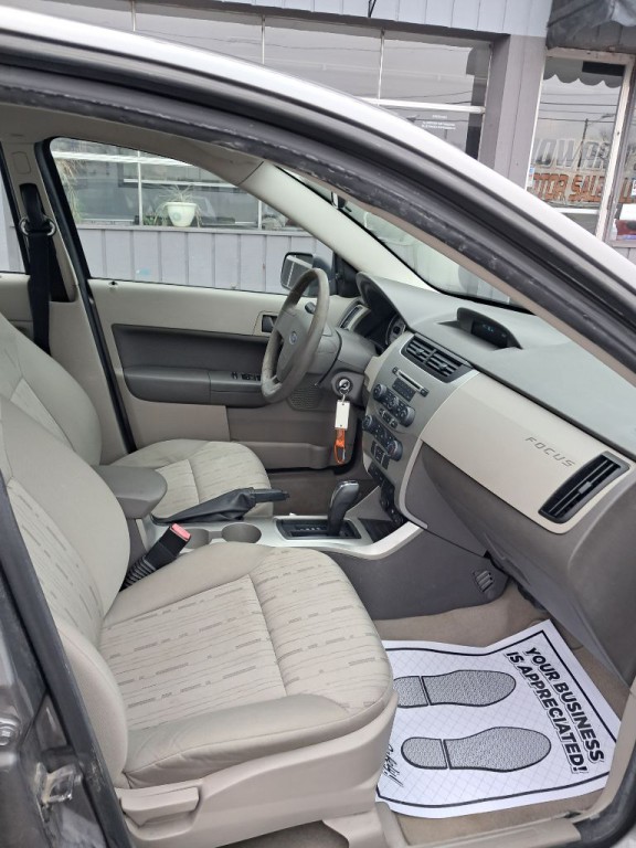 2009 Ford Focus Image 11