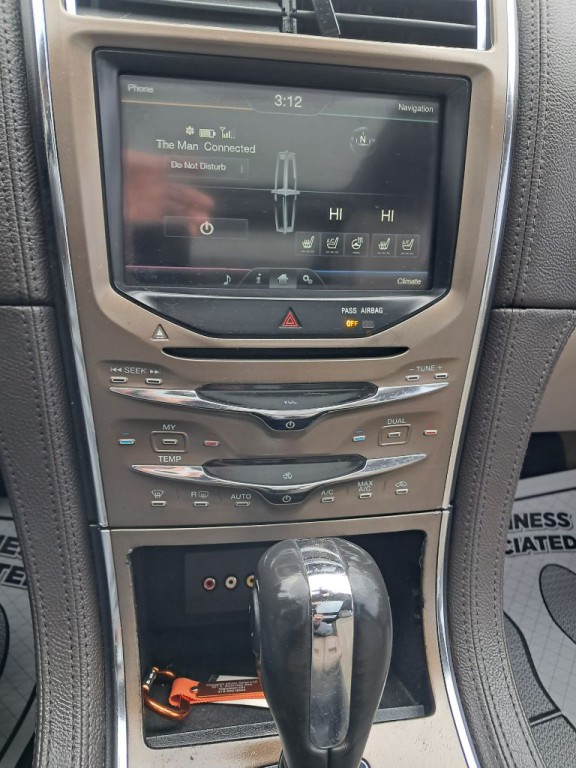 2011 Lincoln MKX Image 3