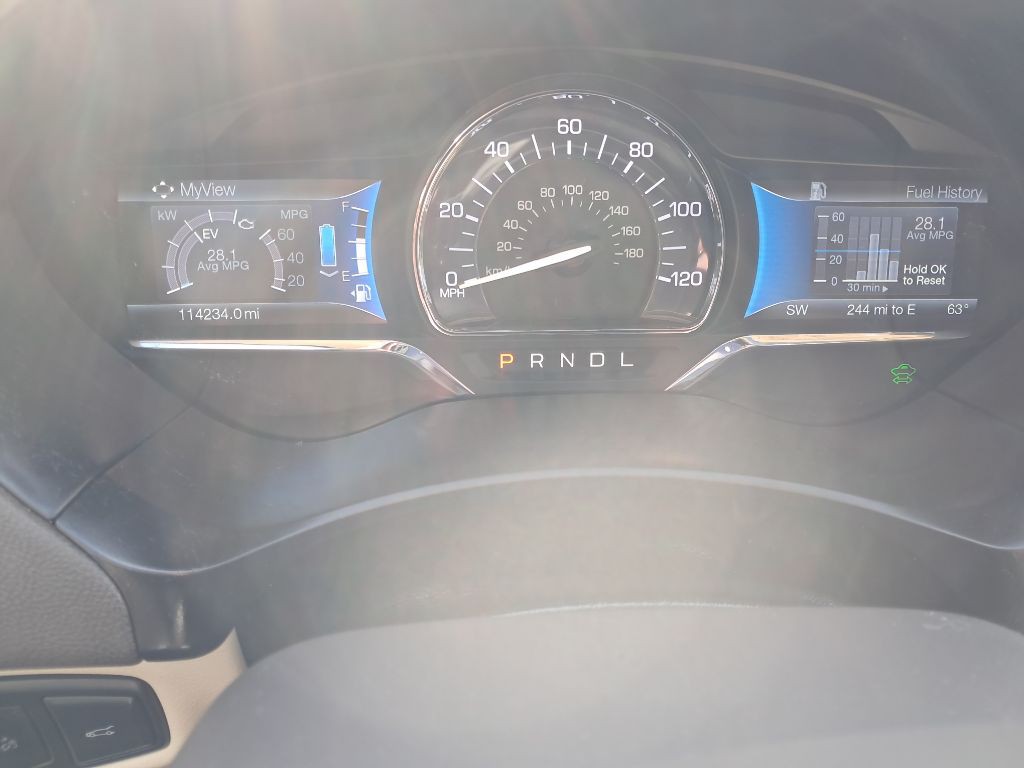 2015 Lincoln MKZ Image 2