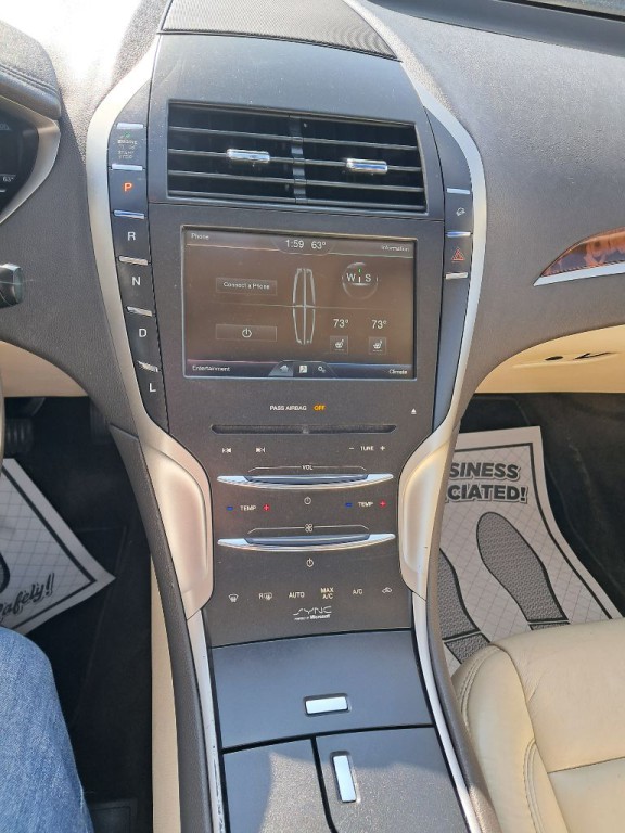 2015 Lincoln MKZ Image 3