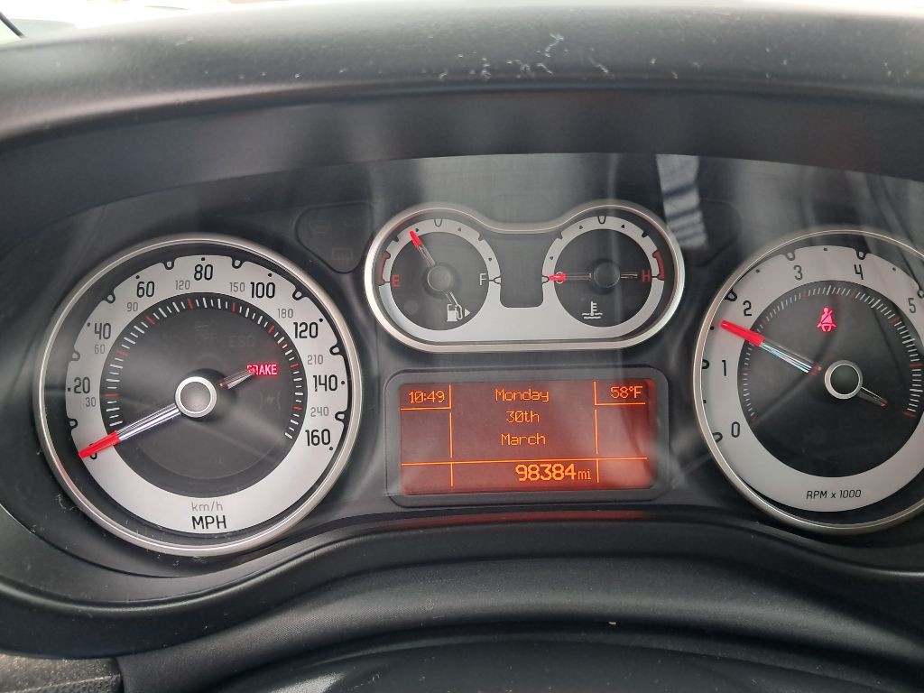 2014 FIAT 500L Image 2