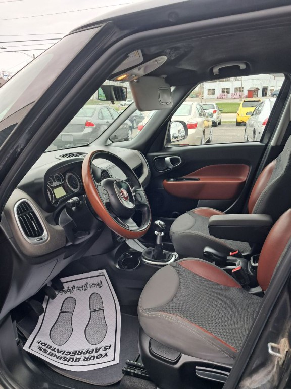 2014 FIAT 500L Image 3