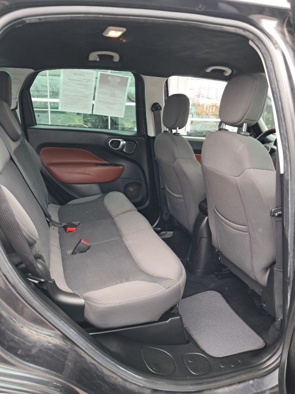2014 FIAT 500L Image 28