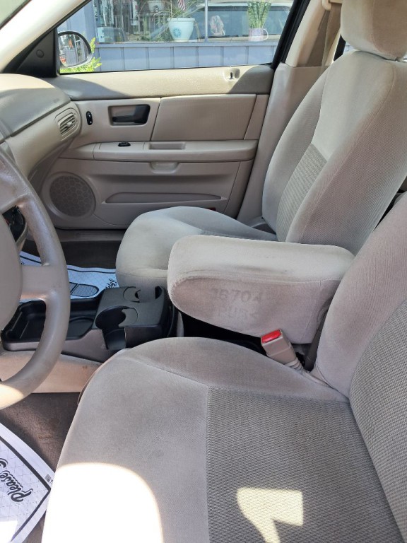 2006 Ford Taurus Image 1