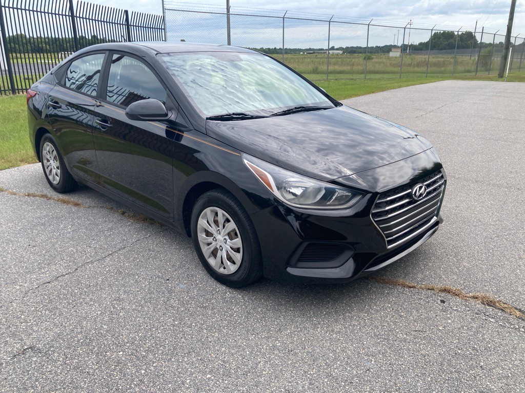 2019 Hyundai Accent Image 3