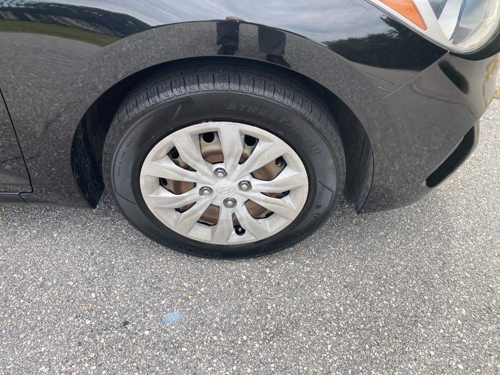 2019 Hyundai Accent Image 10